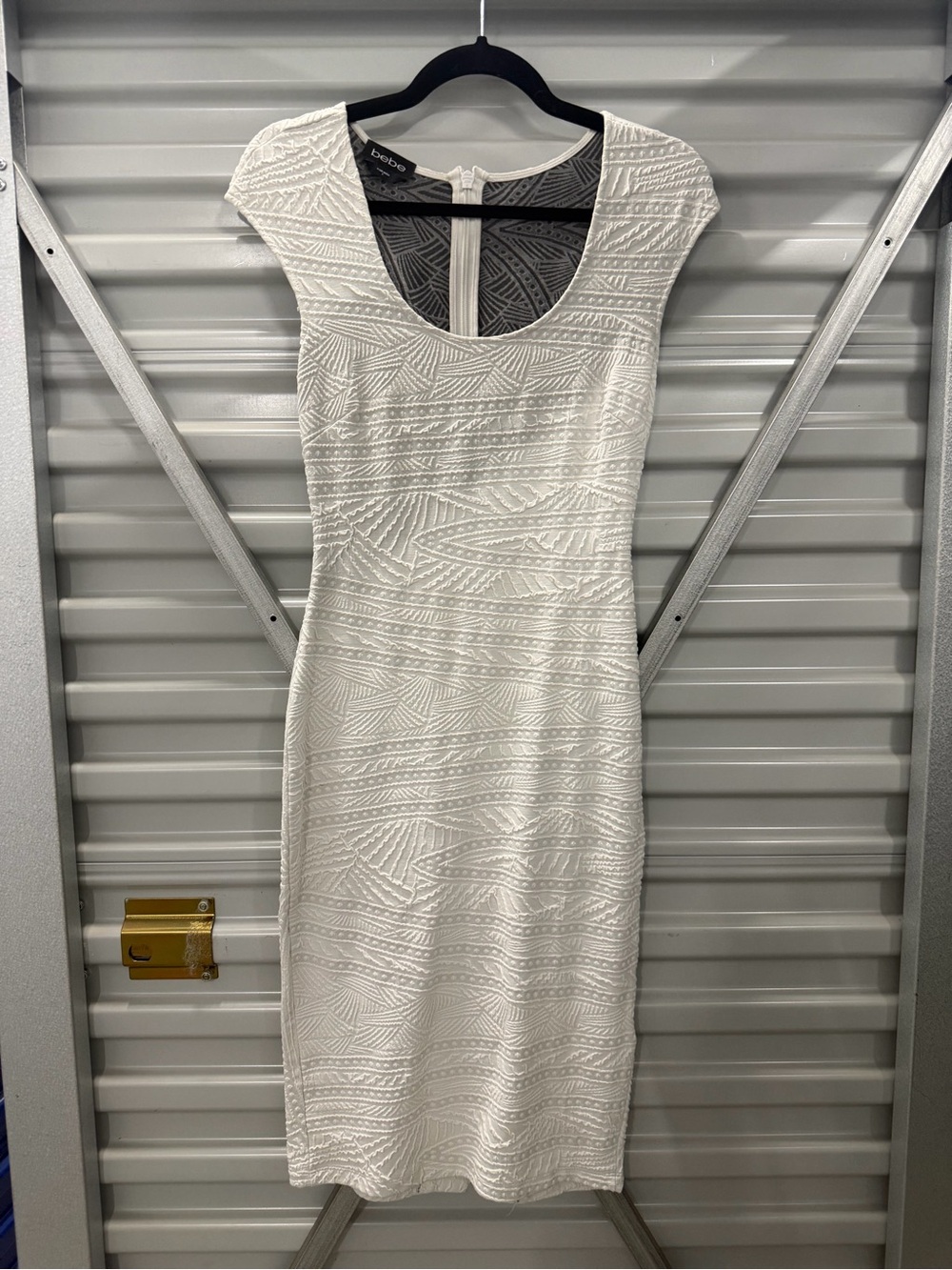 Bebe White Textured Cap-Sleeve Bodycon Sheath Dress
